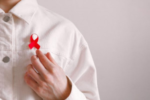 Hari AIDS Sedunia, Ketahui Arti Simbol dari Pita Merah