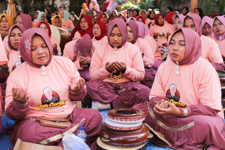 Relawan Mak Ganjar Lampung Tengah Doakan Indonesia Lebih Baik