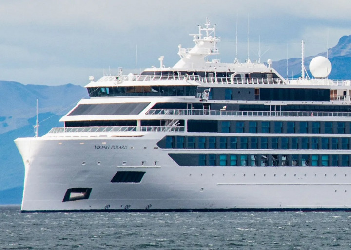 Kapal Pesiar Diterjang Gelombang Tinggi, 1 Penumpang Tewas 4 Terluka