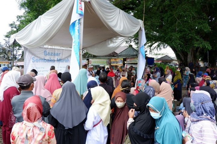 Stabilkan Harga Pangan di Tasikmalaya, Ratusan Kupon Sembako Murah Disebar