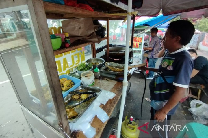 Korban Gempa Cianjur Kembali Berjualan