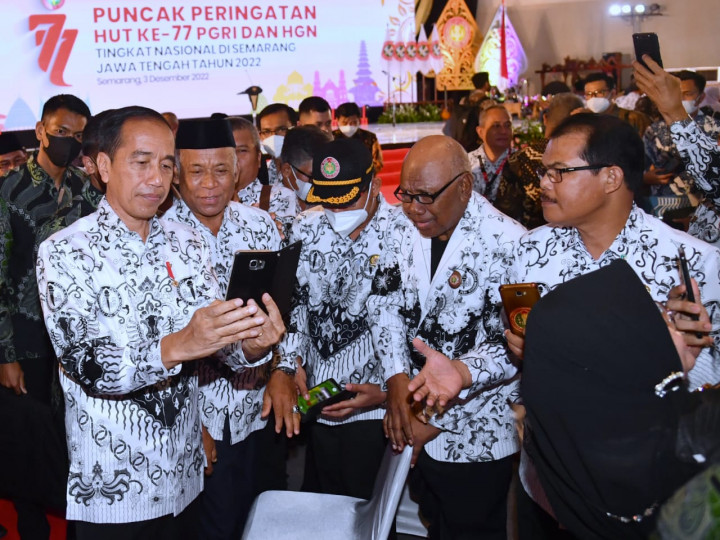Guru Titip 2 Pesan Penting di HUT ke-77 PGRI