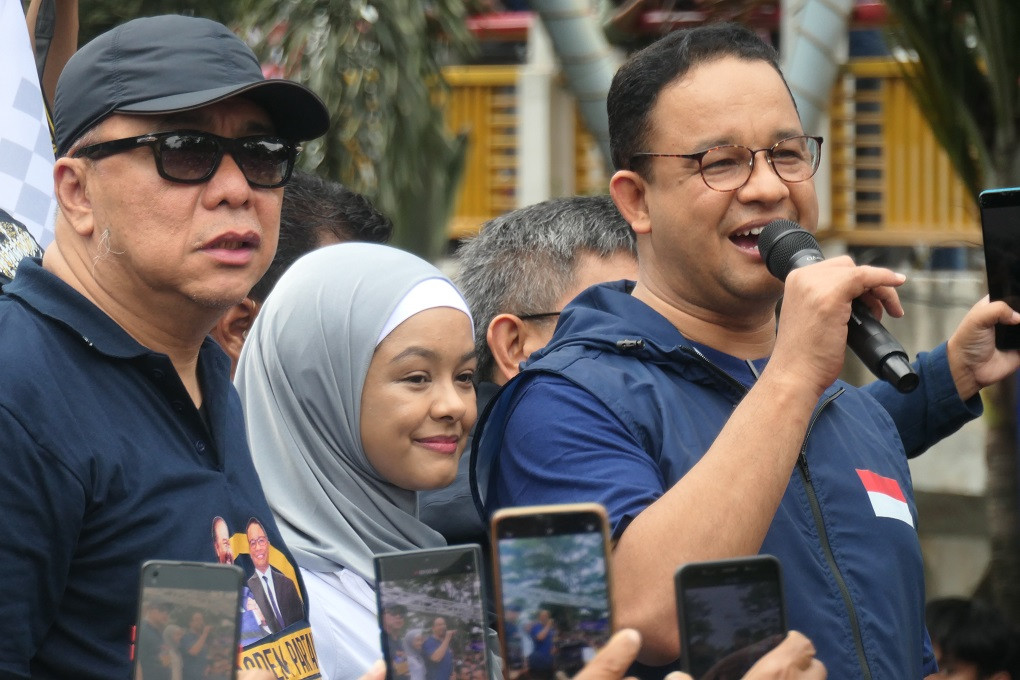 Teriakan Presidenku, Warga Padang Rela Hujan-Hujanan Sambut Anies Baswedan