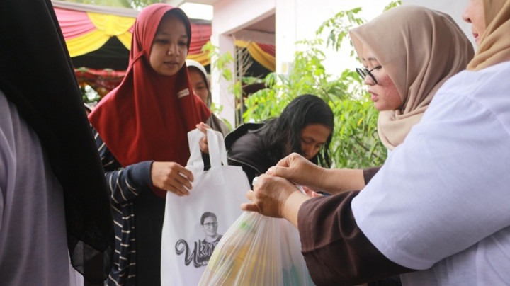 Bazar Sembako Murah di Palembang Bantu Ekonomi Rumah Tangga