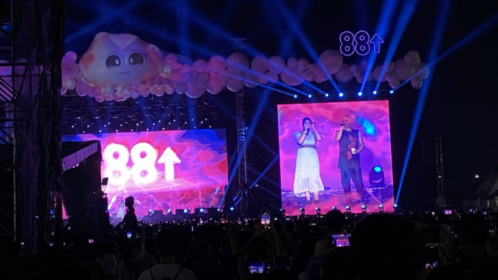 Kejutan di Penghujung Head In The Clouds Jakarta