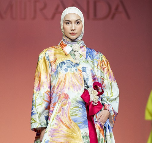 Terinspirasi Warna Betta Fish, RiaMiranda Hadirkan 64 Looks untuk Koleksi Tahun 2023