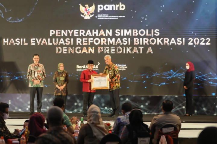 Mudahkan Pelayanan Publik, Ganjar Raih Kenaikan Indeks Reformasi Birokrasi dari Kemenpan-RB