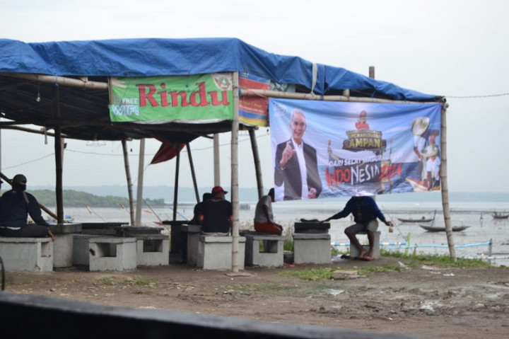 Nelayan di Pesisir Selat Madura Dapat Pelatihan Pengolahan Hasil Laut