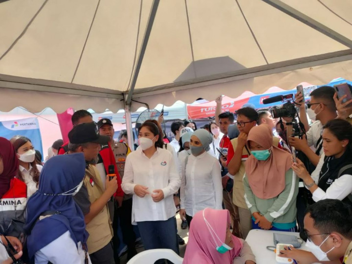 Srikandi BUMN Kunjungi Posko Kesehatan bagi Korban Gempai Cianjur