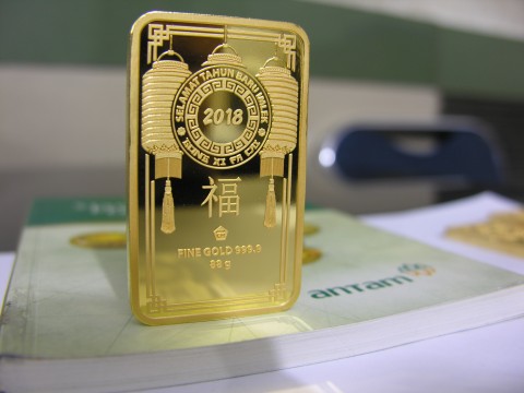 Ilustrasi harga emas Antam. Foto: AFP.