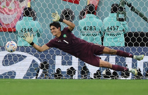 Arti Goyangan dan Senyuman Bono, Kiper Maroko yang Tepis 2 Penalti Spanyol