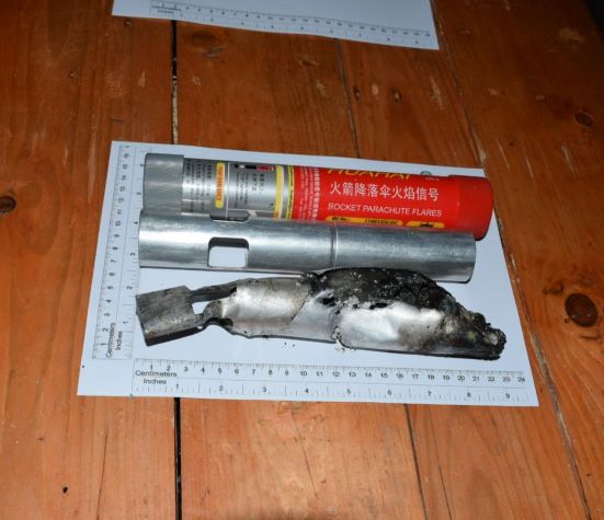 Warga Batam Geger Ada Asap Putih Diduga Ledakan, Polisi: Roket <i>Parachute Flare</i>