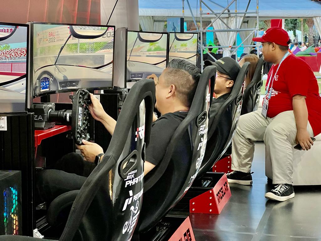 Pengunjung Indonesia Esports Summit 2022.