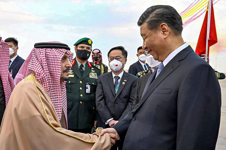 Momen Xi Jinping Tiba di Arab Saudi