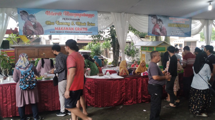 Jelang Pernikahan, Keluarga Erina Gudono Gelar Makan Gratis untuk Warga Sekitar