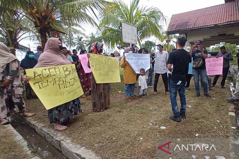 Puluhan Warga Lhokseumawe Tolak Keberadaan Imigran Rohingya