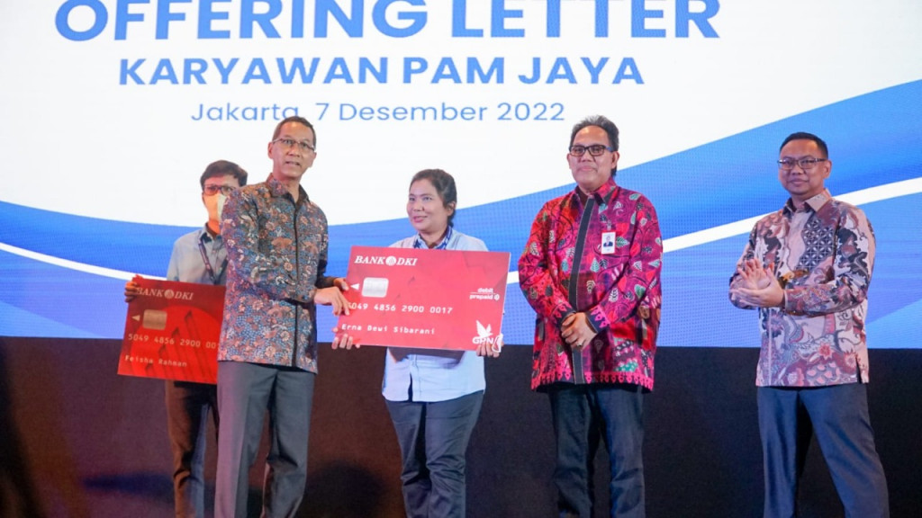 Bank DKI memfasilitasi pembukaan rekening dan pembayaran gaji karyawan baru PAM Jaya. FOTO: Bank DKI