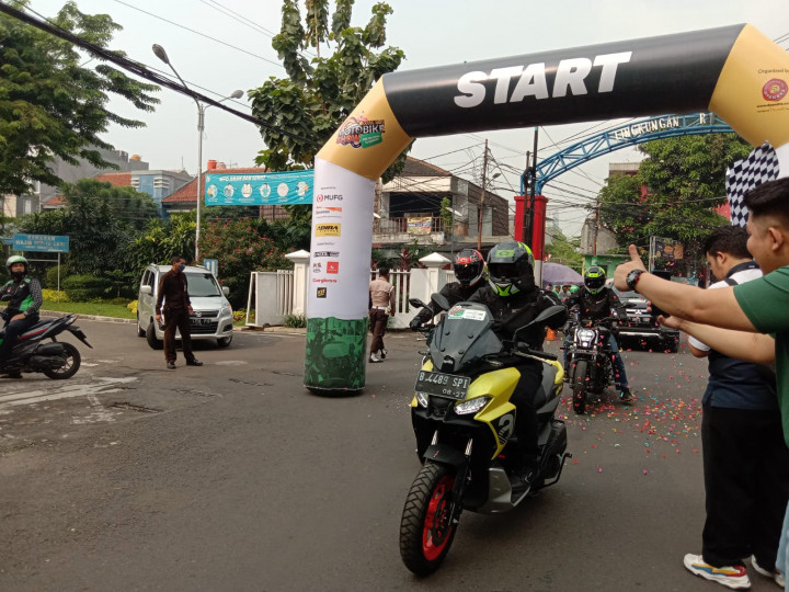 Gaung Elektrifikasi dalam Touring Lucky Bikers Motobike Show