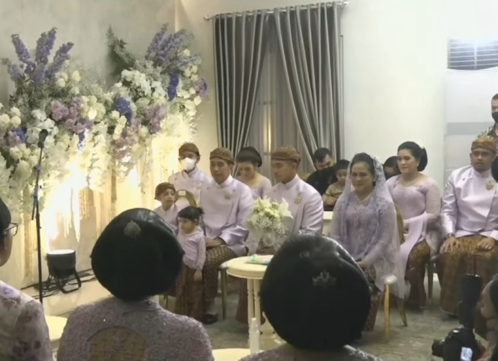 Prosesi Midodareni di Kediaman Erina Berjalan Lancar