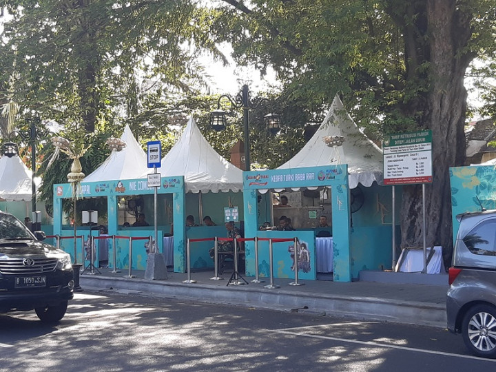 Ini Daftar Makanan Gratis yang Dibagikan Saat Kirab Pernikahan Kaesang-Erina