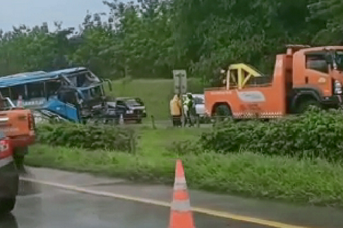 Kecelakaan Tunggal Bus di KM 100 Tol Cipali, 2 Orang Tewas