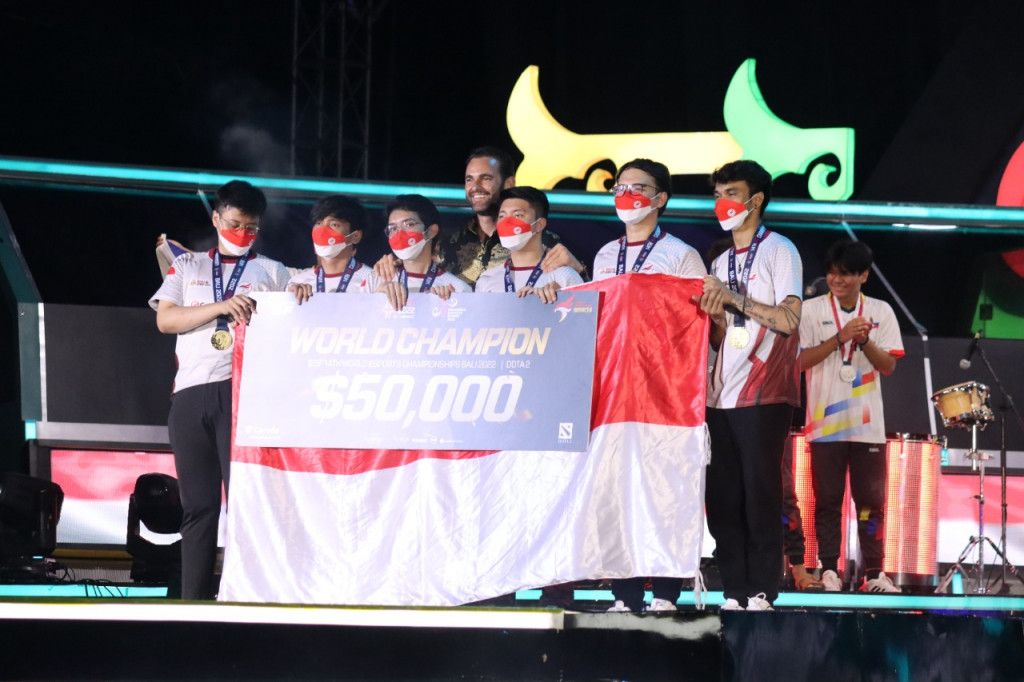 Timnasi Indonesia nomor game DOTA 2 berhasil menjadi juara dunia di IESF World Esports Championship 2022.