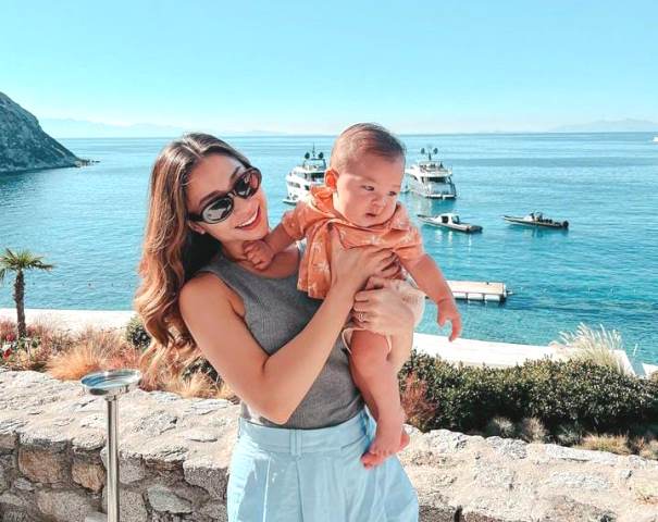 Gaya Parenting Nikita Willy yang Tak Berikan Gadget pada Baby Isa