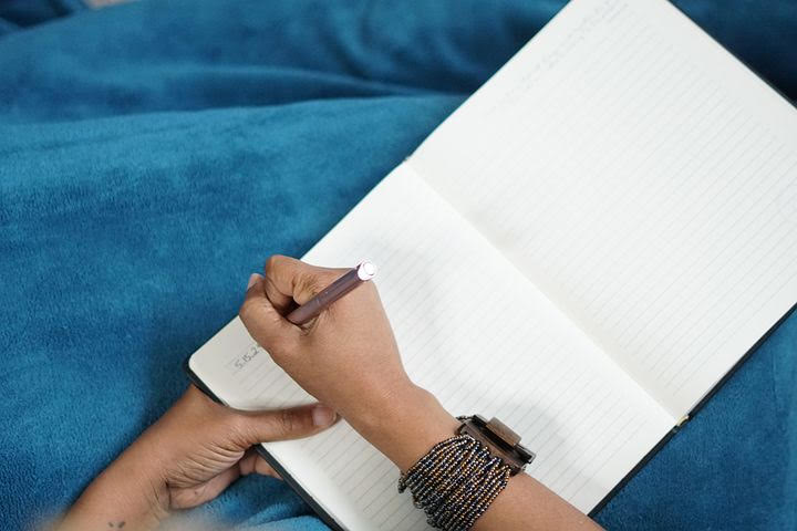 Pengertian Puisi Beserta 5 Contoh Bertema Sekolah