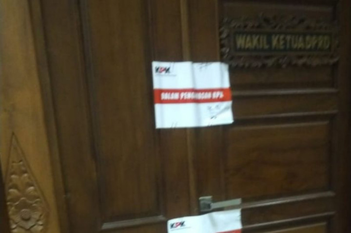 Kantor Wakil Ketua DPRD Jawa Timur Disegel KPK