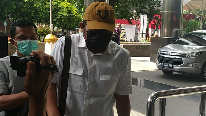 Wakil Ketua DPRD Jatim Sahat Tua Simanjuntak Tiba di Markas KPK