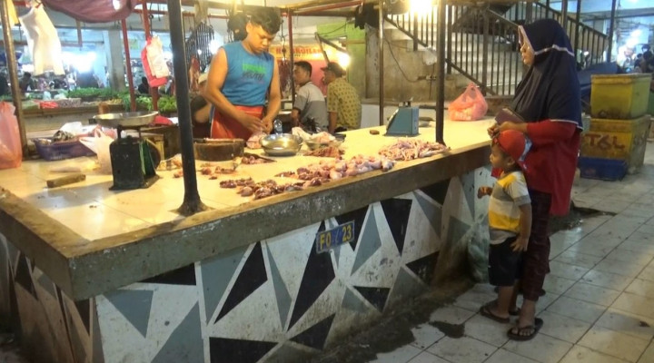 Daging Ayam Mahal, Warga Kabupaten Tangerang Beralih Membeli Ceker