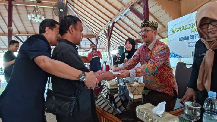 Pemkab Cirebon Fasilitasi Administrasi Kependudukan 2.061 Penyandang Disabilitas