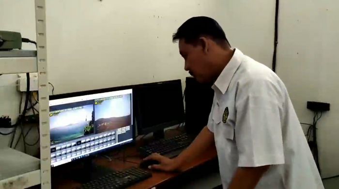 Gunung Anak Krakatau Erupsi, Wisatawan Dilarang Mendekat