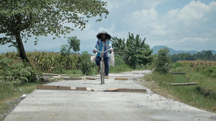 Jalan Usaha Tani Mudahkan Petani di Jember Mengakses Lahan Pertanian