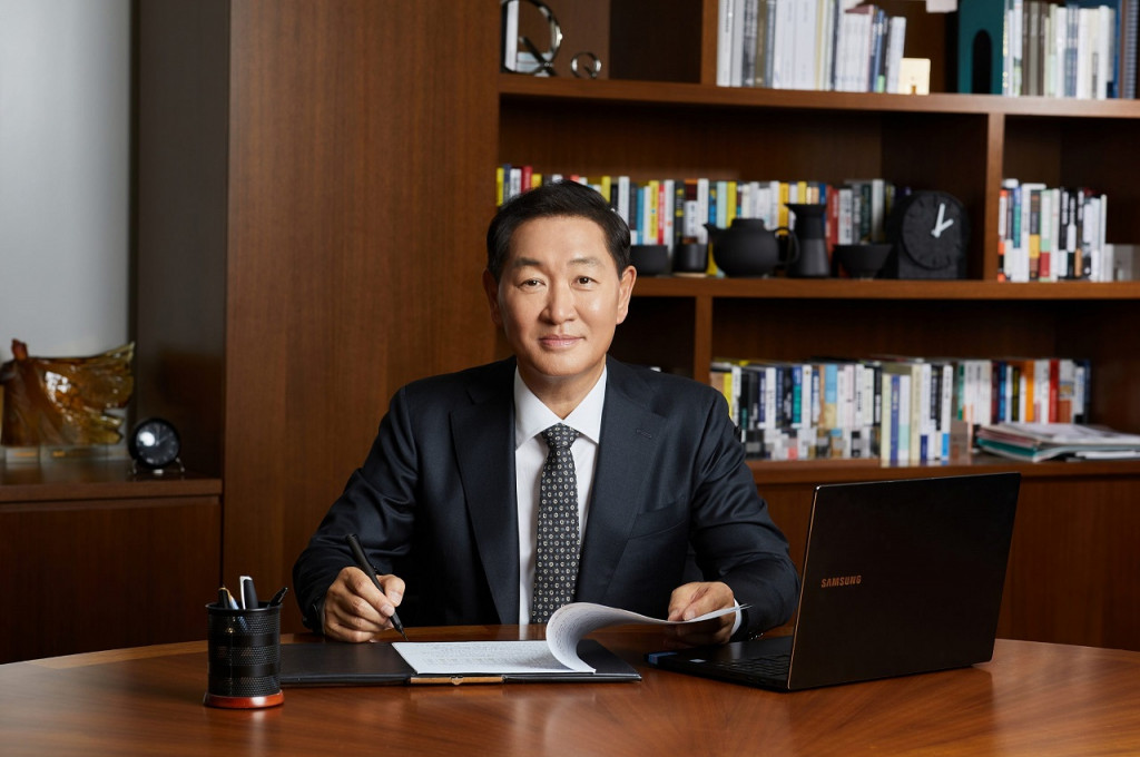 JH Han, CEO & Head of DX (Device eXperience) Division, Samsung Electronics.