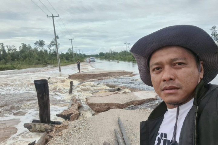Jembatan Rusak Diterjang Banjir, Mobilitas Warga 8 Desa di Natuna Terhambat