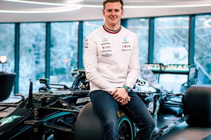 Hengkang dari Ferrari, Mick Schumacher Teken Kontrak dengan Mercedes