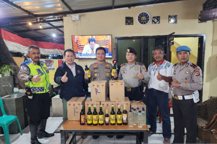Razia Minuman Beralkohol Digencarkan Jelang Tahun Baru di Bandung