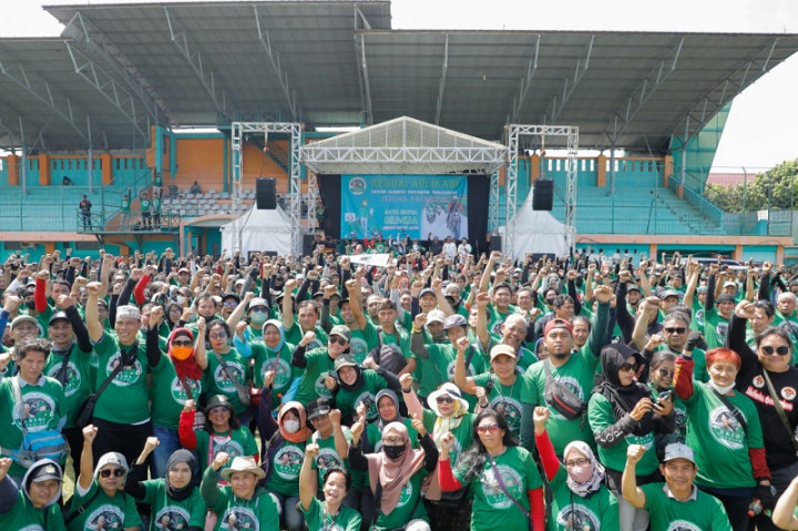 Komunitas Ojol, <i>Sesuai Aplikasi Kami Antar Sampai Gerbang Istana Presiden</i>