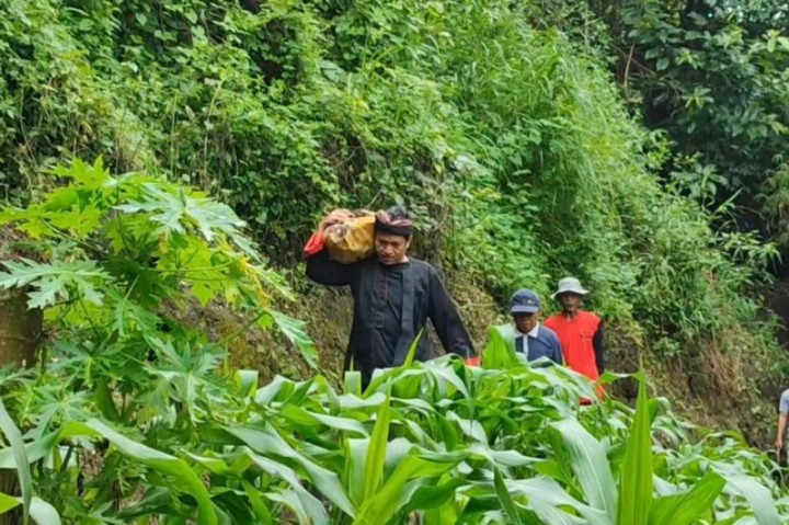 Warga Adat Ponorogo Gelar Sedekah Bumi Jelang Musim Tanam