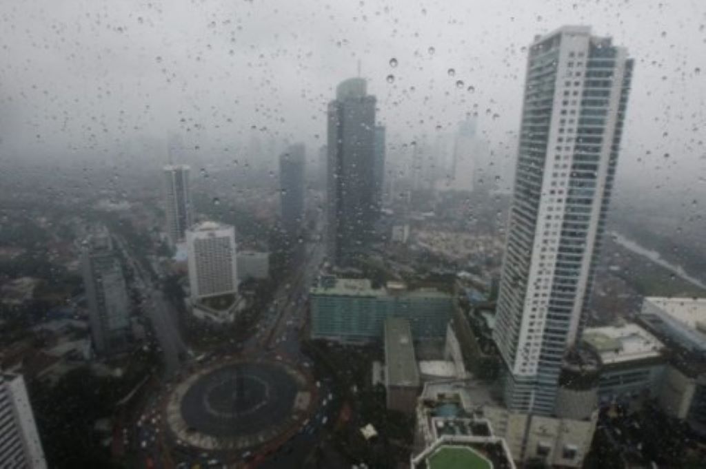 Waspada Potensi Hujan Petir di Jakarta Selatan dan Jakarta Timur Sore Ini