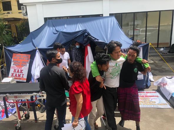 Mogok Makan di Depan Kantor Komnas HAM, 5 Orang Tumbang