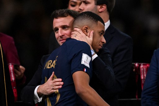 Macron Hibur Mbappe Usai Prancis Kalah Final Piala Dunia 2022