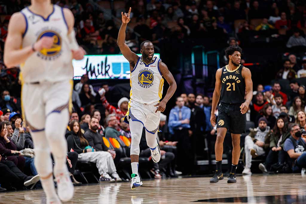 NBA: Warriors Tundukkan Raptors 126-110