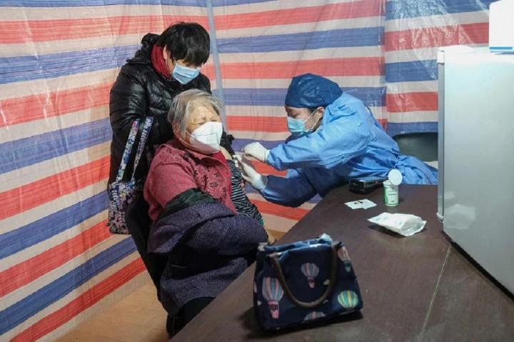 Panti Jompo Tiongkok Berjuang Lindungi Penghuninya dari Gelombang Covid-19