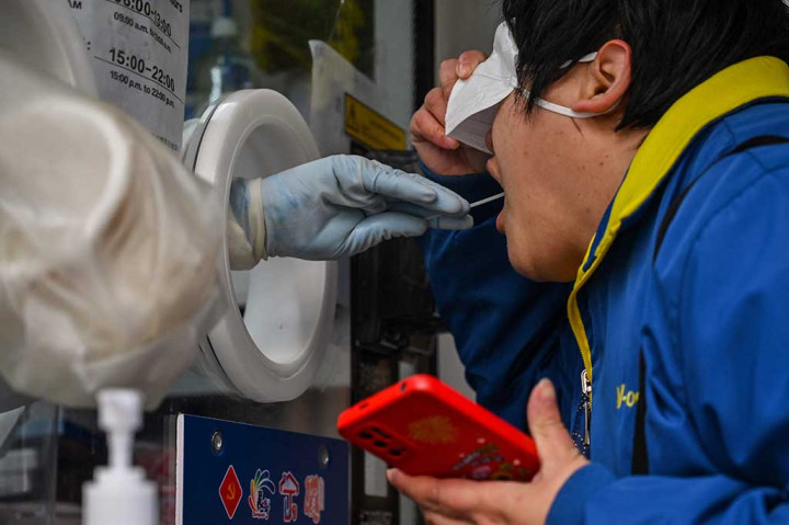 Tiongkok Laporkan Kematian Covid Pertama sejak Kebijakan Garis Keras Mereda