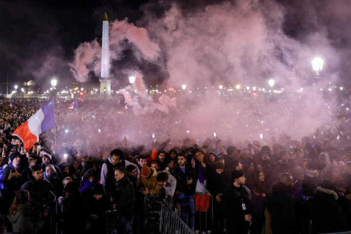 Momen Ribuan Pendukung Sambut Gembira Timnas Prancis
