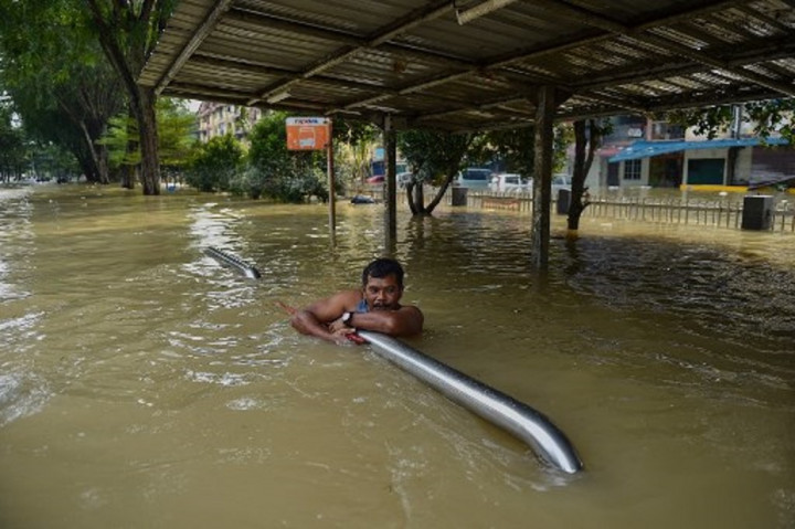 UMNO Diminta Berhenti Bantu Korban Banjir di Kelantan, Apa Alasannya?