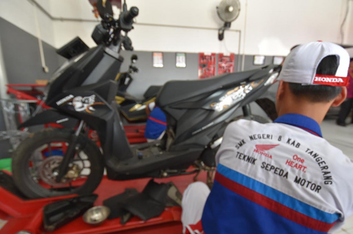 Unik, SMK Ini Bangun Bengkel Resmi Motor Di Sekolah