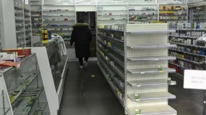 Kepanikan Muncul, Pasien Covid-19 Tiongkok Alami Kekurangan Obat